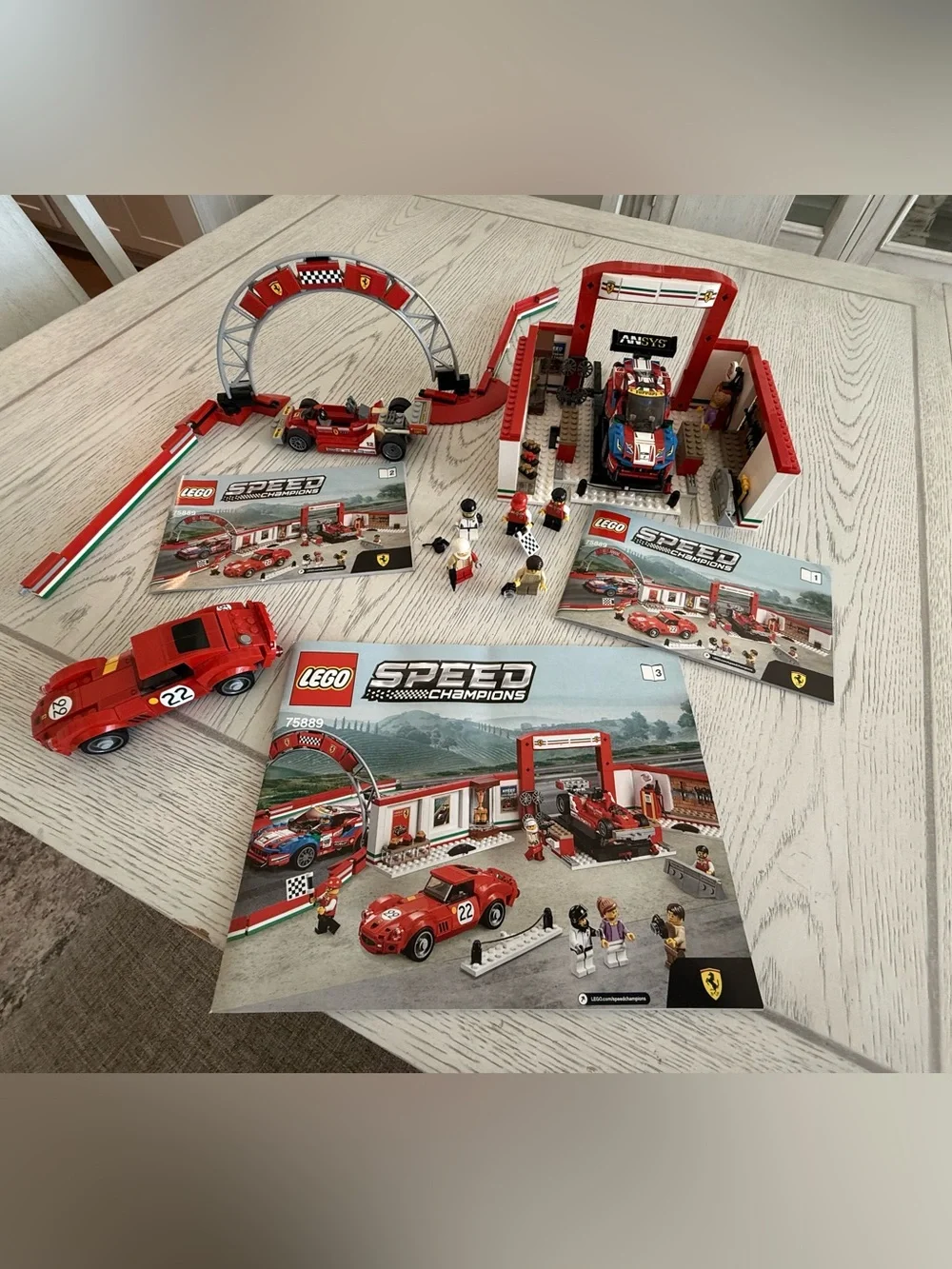 LEGO Speed Champions Ferrari Ultimate Garage 75889
